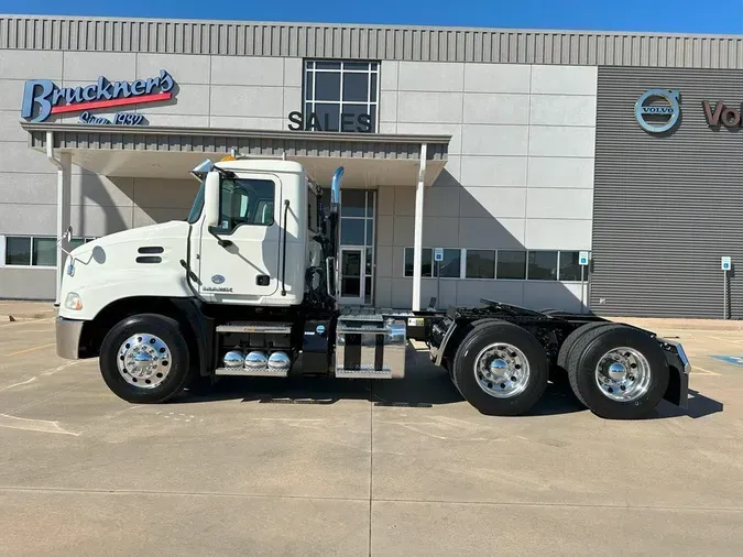 2018 MACK CXU613