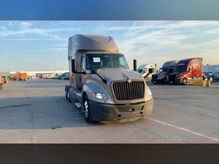 2022 International LT