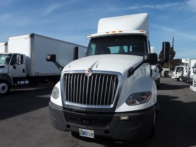 2019 NAVISTAR INTERNATIONAL LT625 DAYCAB T/A