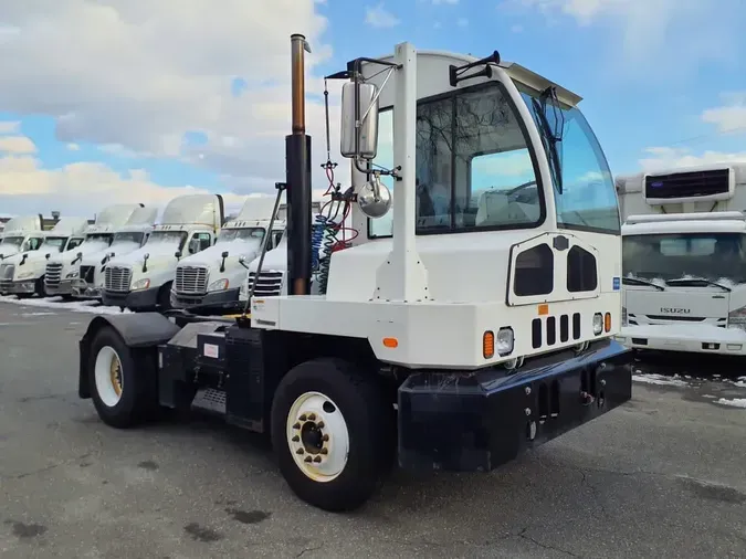 2019 AUTOCAR YARD TRACTORdb6c38669c9da26cb01d5c0522253e1c