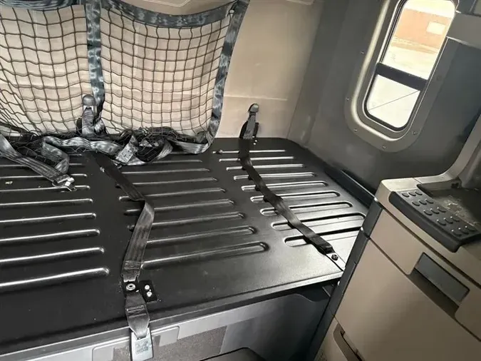 2020 FREIGHTLINER CASCADIA