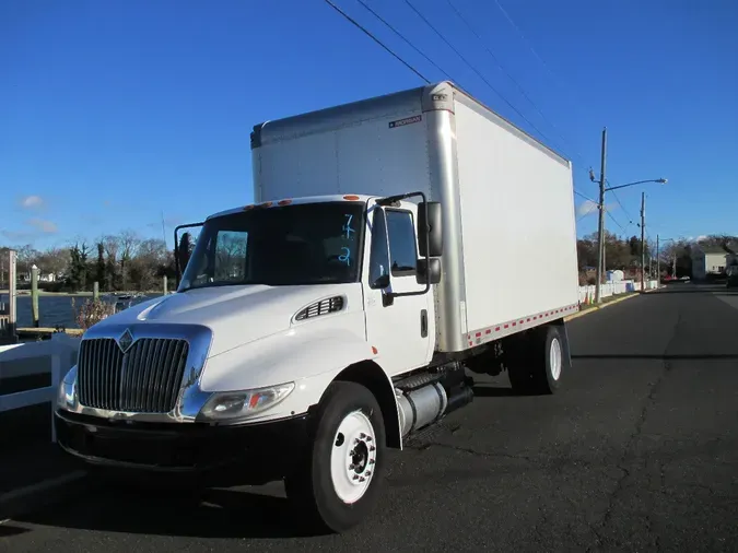 2002 INTERNATIONAL 4300db75326404c5d642ea30a163968620a9
