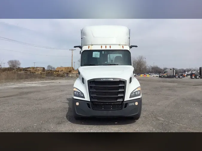 2020 Freightliner Cascadia 126