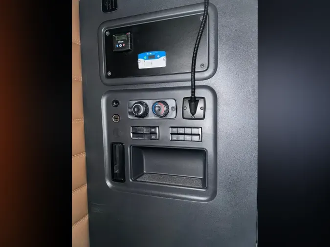 2023 FREIGHTLINER Cascadia 126