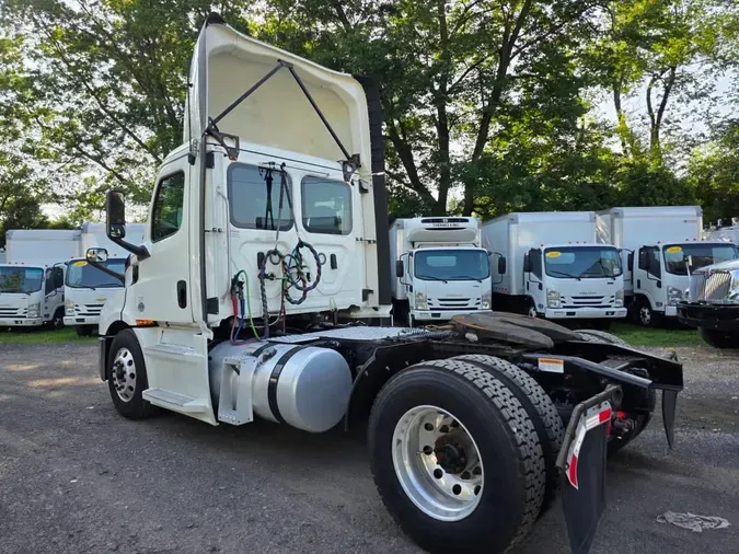 2019 FREIGHTLINER NEW CASCADIA 116