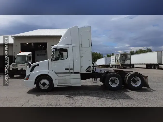 2016 Volvo VNL300