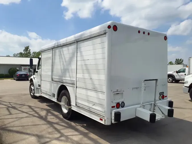 2015 FREIGHTLINER M2 106