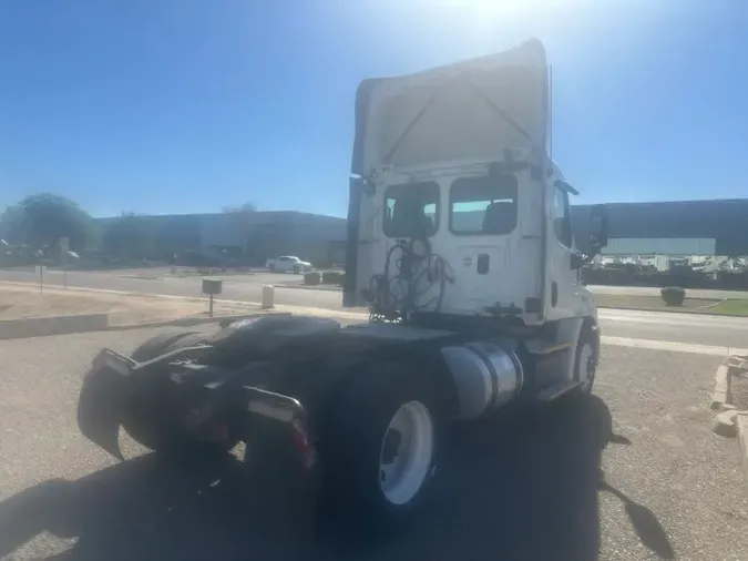 2017 FREIGHTLINER/MERCEDES CASCADIA 113db81f9a6946945e24abff5ab0db9f5df