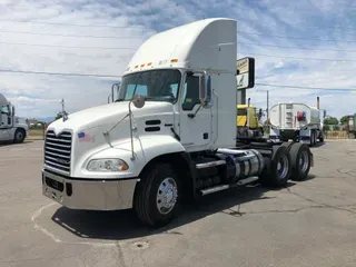 2017 MACK CXU
