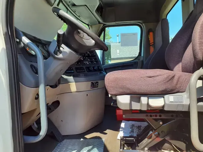 2018 FREIGHTLINER CASCADIA 113
