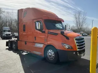 2020 FREIGHTLINER T12664ST