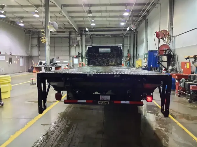 2019 FREIGHTLINER M2 106