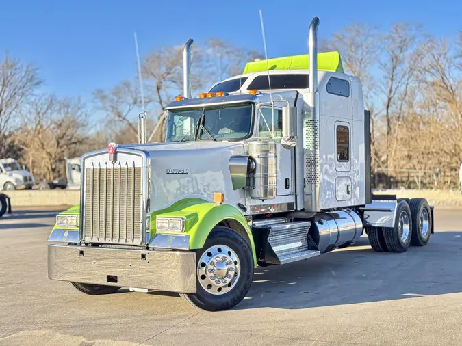 2022 KENWORTH W900L