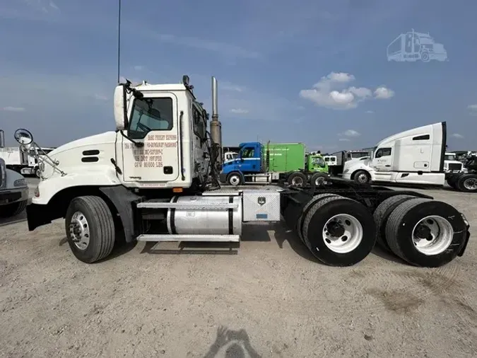 2006 MACK VISION CXN613