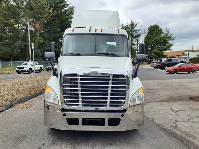 2017 FREIGHTLINER/MERCEDES CASCADIA 125