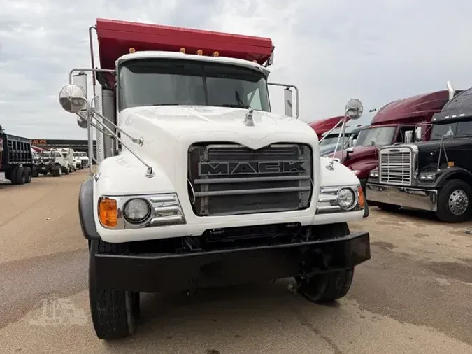 2006 MACK GRANITE CV713