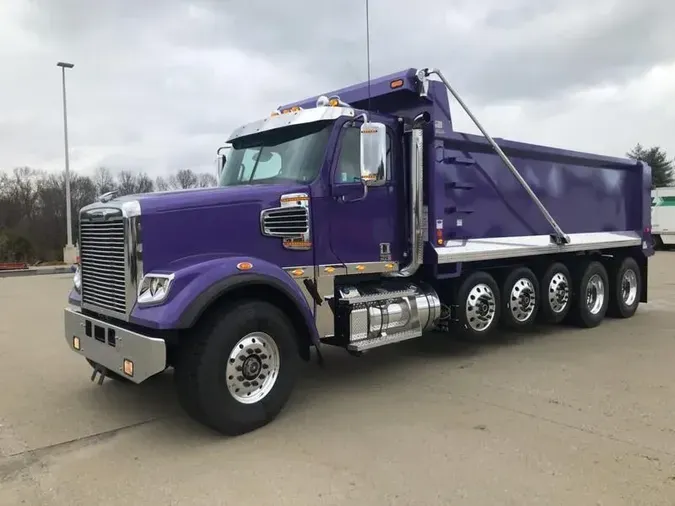 2022 Freightliner 122SD