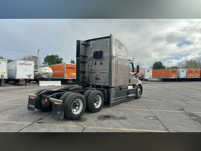 2023 Freightliner Cascadia 126
