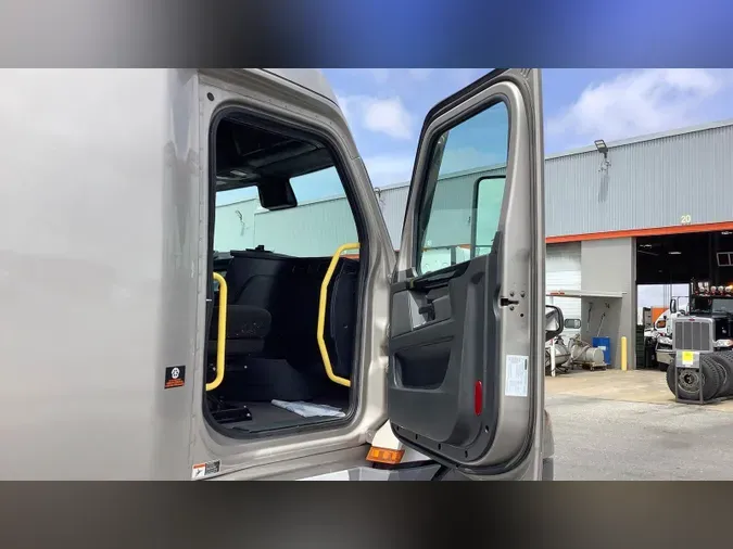 2024 Freightliner Cascadia