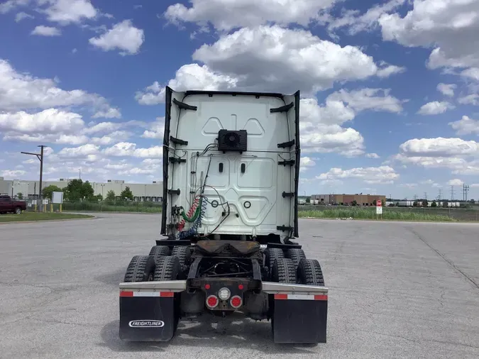 2022 Freightliner Cascadia 126