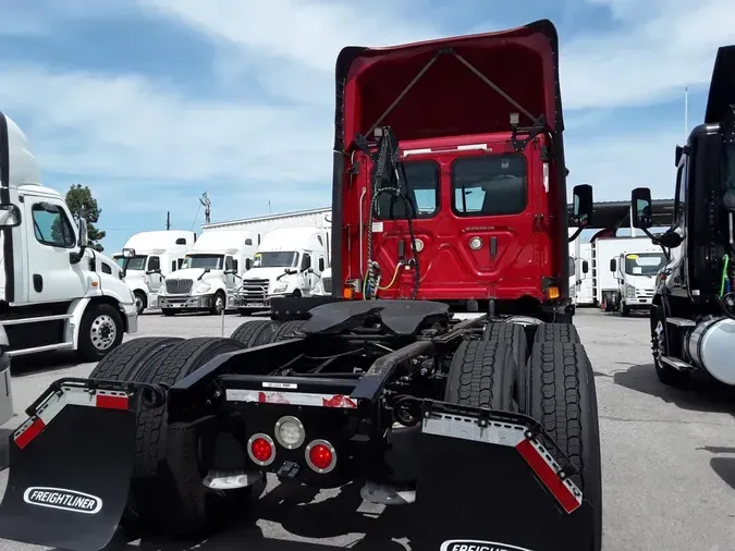 2020 FREIGHTLINER/MERCEDES CASCADIA 125