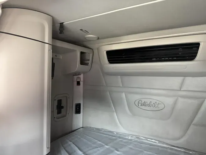 2021 Peterbilt 567