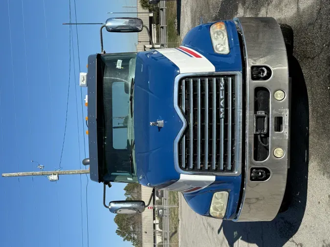 2015 Mack CXU613