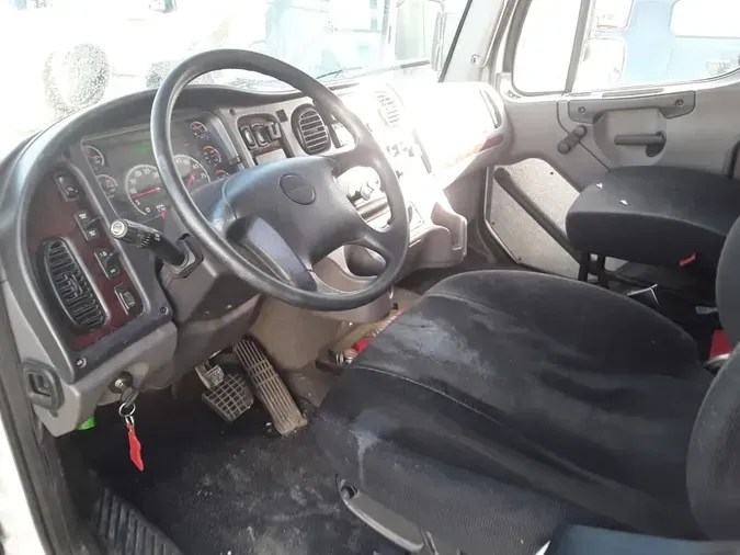 2019 FREIGHTLINER/MERCEDES M2 106
