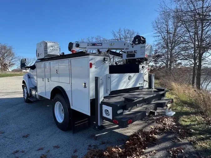 2025 Ford F-750SD