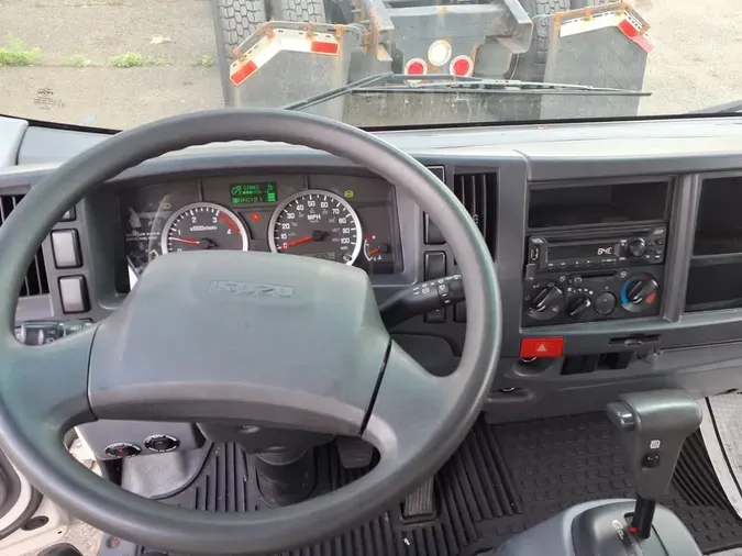 2019 ISUZU NPR HD