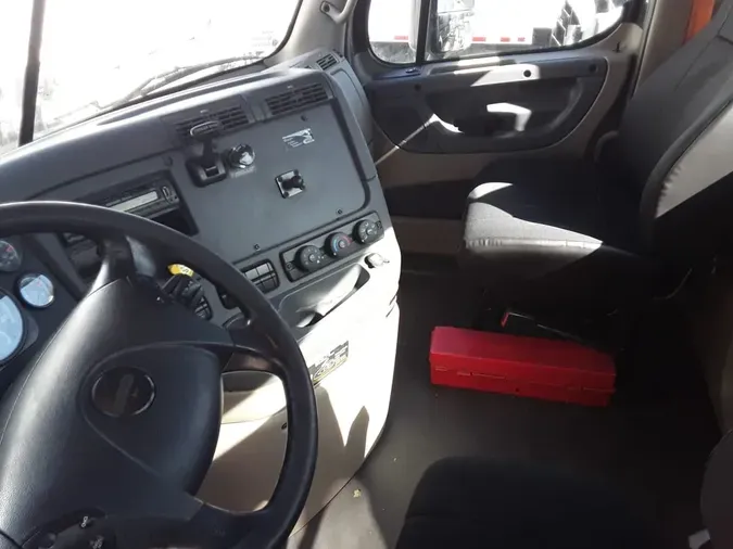 2017 FREIGHTLINER/MERCEDES CASCADIA 113