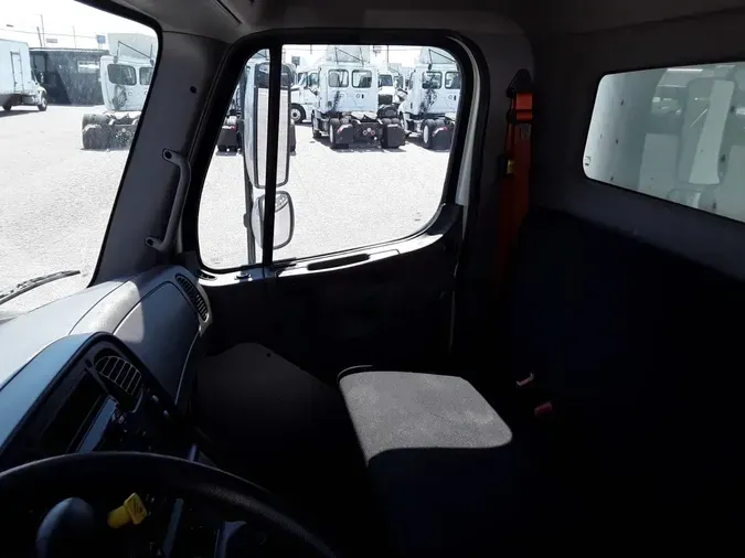 2019 FREIGHTLINER/MERCEDES M2 106