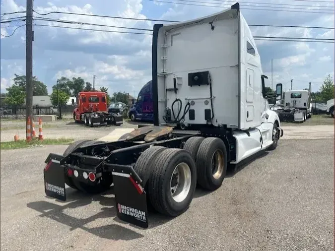 2022 Kenworth T680