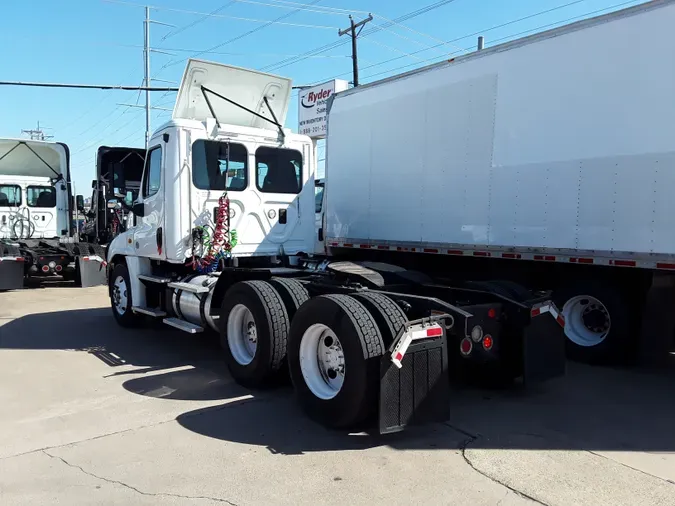 2016 FREIGHTLINER/MERCEDES CASCADIA 125