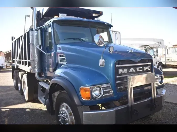 2005 MACK GRANITE CV713