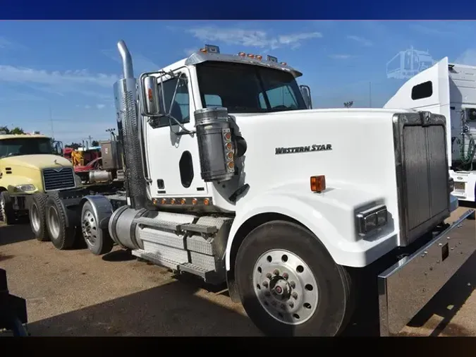 2019 WESTERN STAR 4900FA