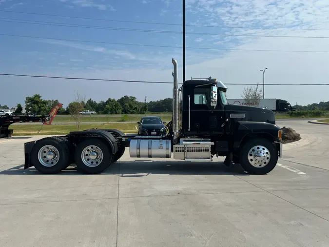 2020 MACK PI64T