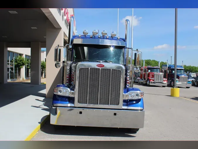 2025 Peterbilt 589