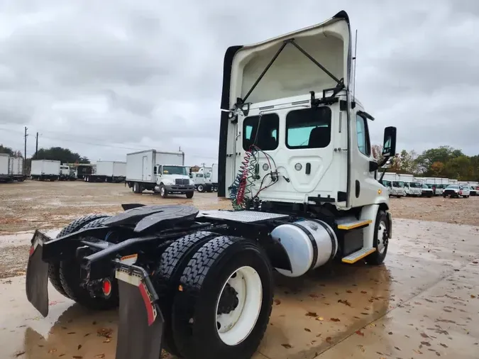 2018 FREIGHTLINER/MERCEDES CASCADIA 113