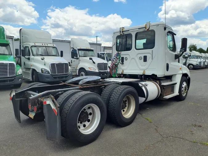 2016 FREIGHTLINER/MERCEDES CASCADIA 125