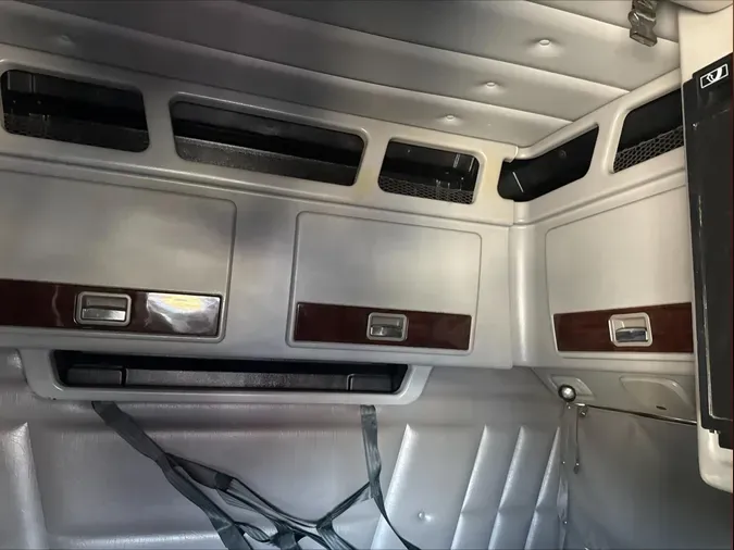 2022 Peterbilt 389