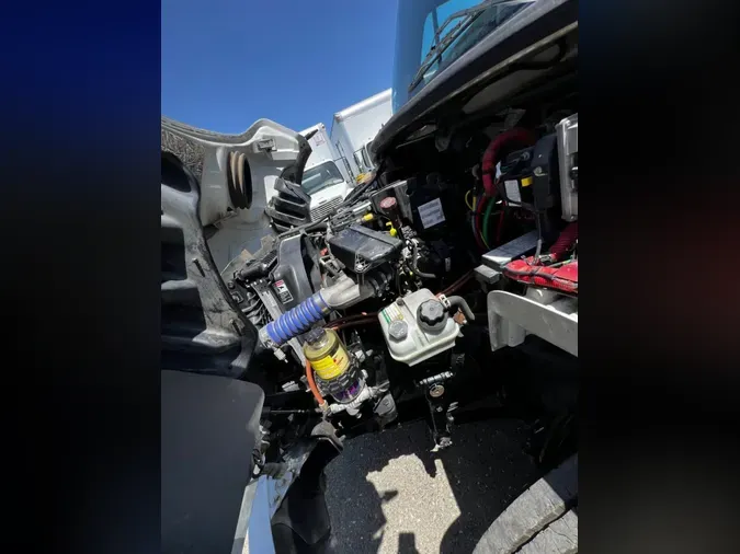 2021 FREIGHTLINER M2 106