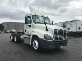 2018 FREIGHTLINER X12564ST
