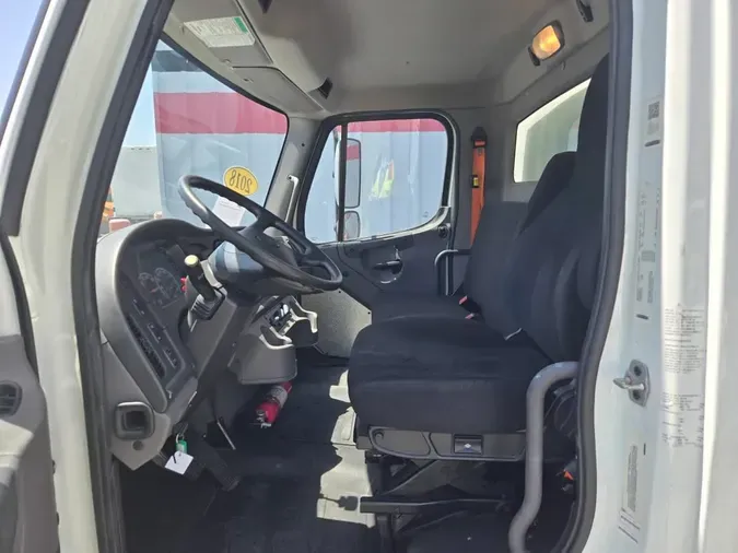 2018 FREIGHTLINER M2 106