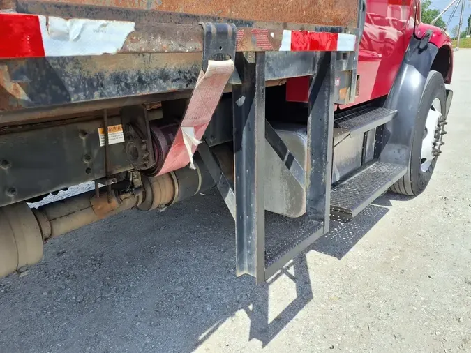 2014 FREIGHTLINER M2 106