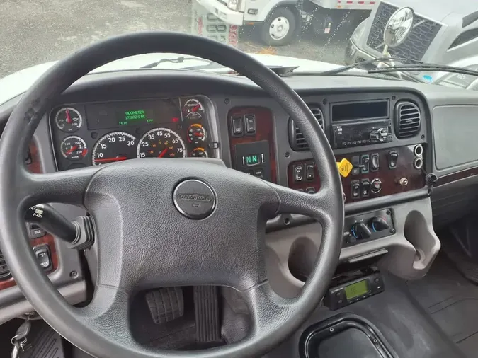 2020 FREIGHTLINER M2 106