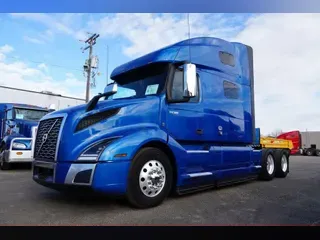 2023 Volvo VNL64T760