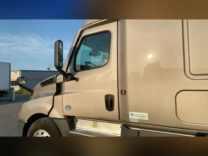 2023 Freightliner Cascadia 126dbb38bbbcd474d658592e71865ffd2ca