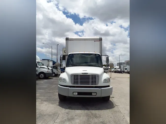 2018 FREIGHTLINER M2 106