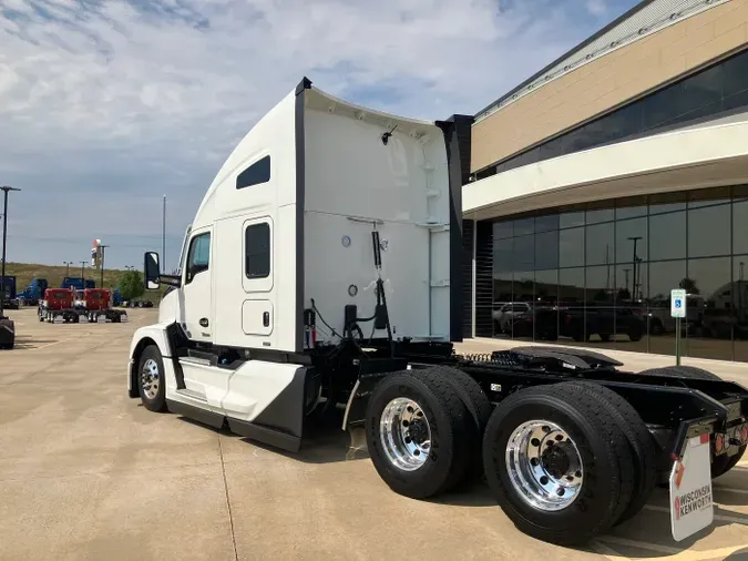 2025 Kenworth T680